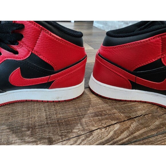 Nike Air Jordan 1 Mid GS Banned Black Red White 554725-074 Size 6.5y - Picture 4 of 8